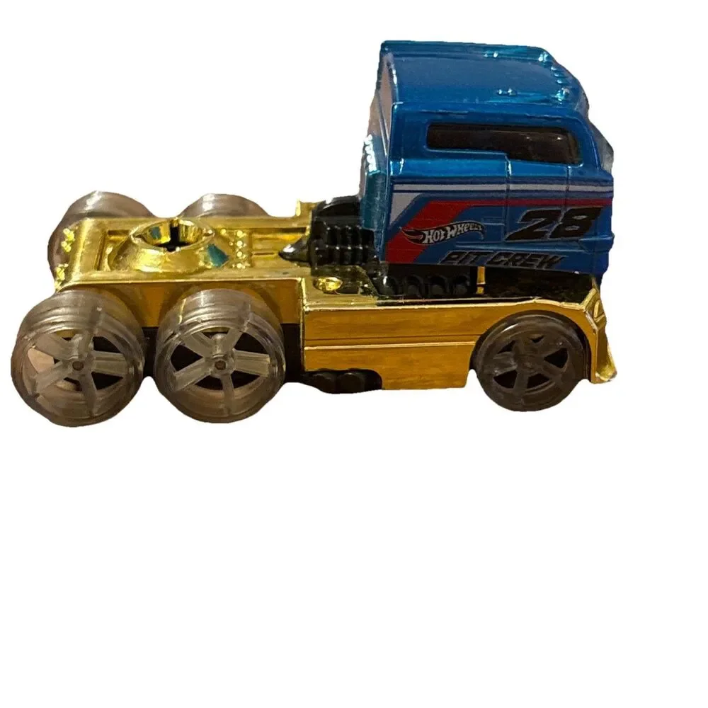Hot Wheels Super Rigs RIG DOG 1:64 Diecast Semi Truck Hauler